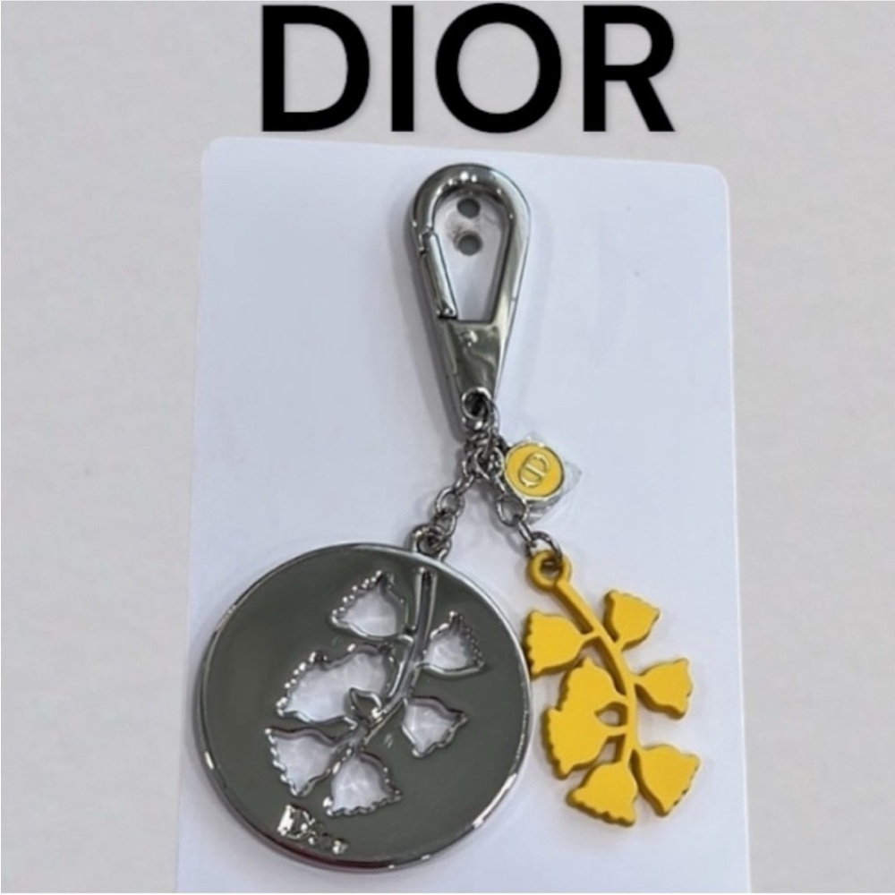 Dior Lily Of The Valley Bag Charm Keychain Silver-Tone
Metal